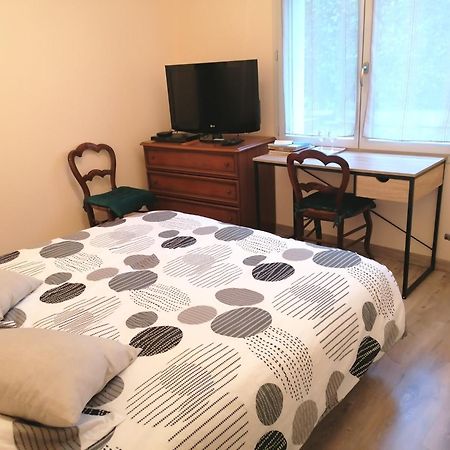 Chambre Et Table D'Hotes La Meule Полини Екстериор снимка